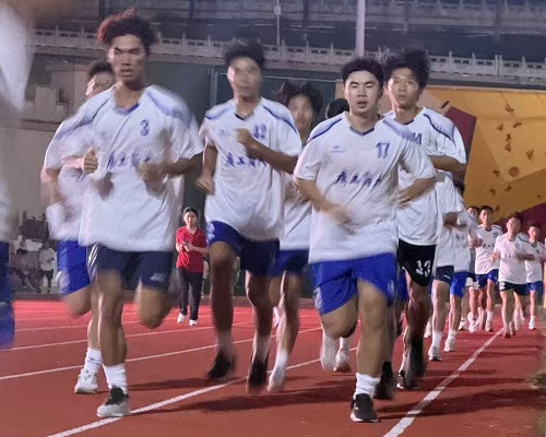 刻苦训练2.jpg