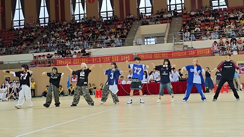 热场舞蹈表演.jpg