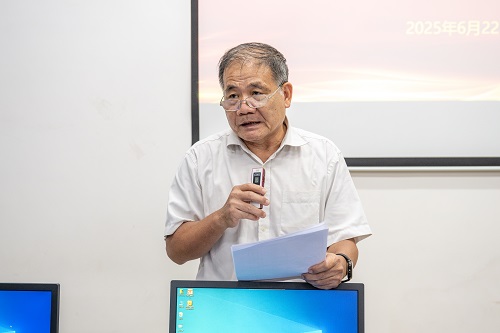 丁争鸣讲话.JPG 丁争鸣讲话.JPG